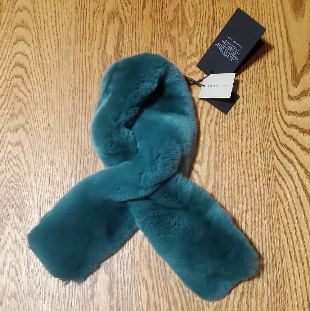 NEW Burberry Women's Bright Pine Green Prorsum Rabbit Fur Collar Scarf
